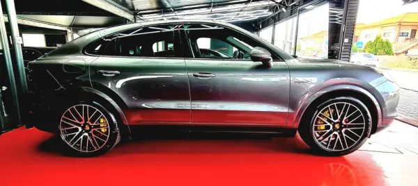 Porsche Cayenne Coupé E-Hybrid 4