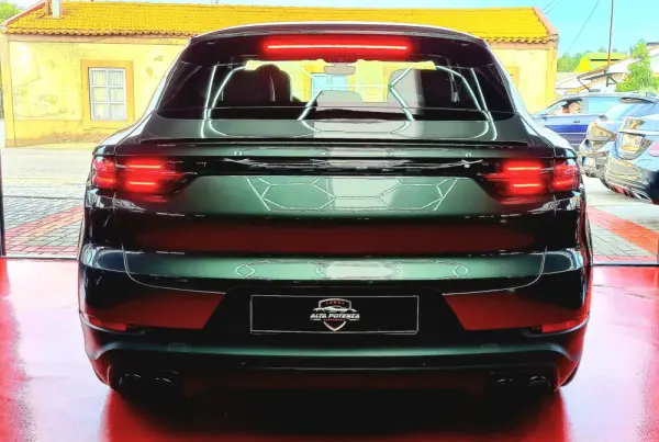 Porsche Cayenne Coupé E-Hybrid 7