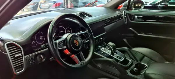 Porsche Cayenne Coupé E-Hybrid 12
