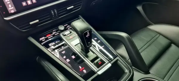 Porsche Cayenne Coupé E-Hybrid 16