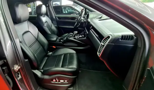 Porsche Cayenne Coupé E-Hybrid 18