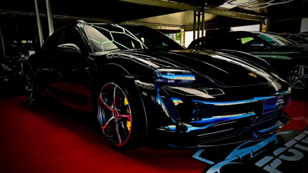 Porsche Taycan Cross Turismo TURBO 3