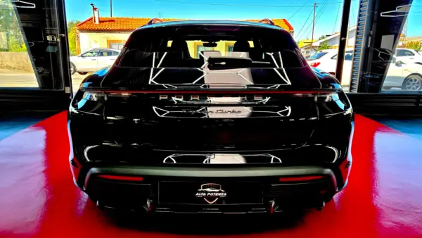 Porsche Taycan Cross Turismo TURBO 6