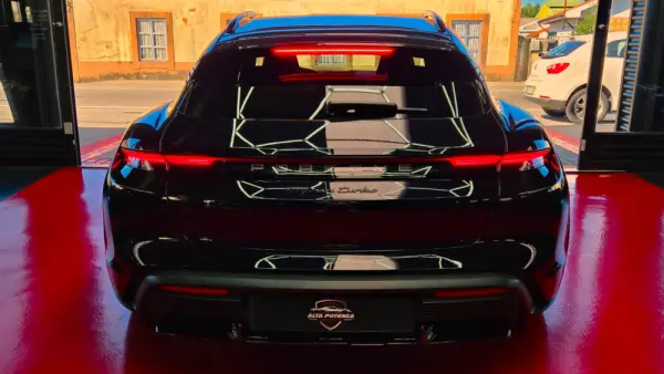 Porsche Taycan Cross Turismo TURBO 7