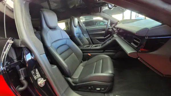 Porsche Taycan Cross Turismo TURBO 9