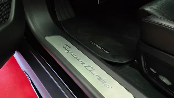 Porsche Taycan Cross Turismo TURBO 12