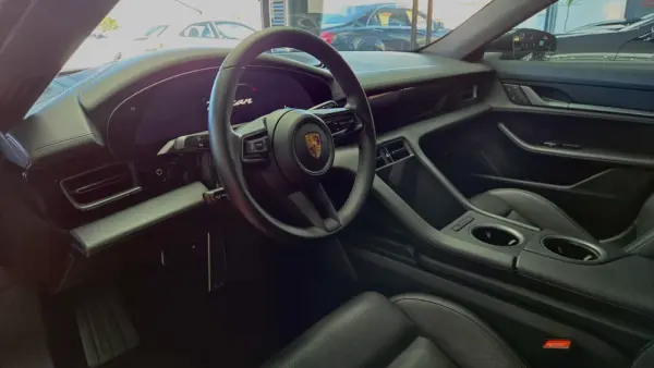 Porsche Taycan Cross Turismo TURBO 13
