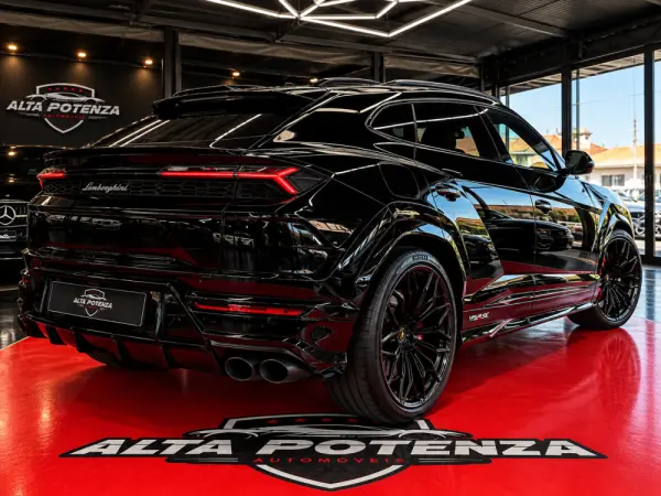Lamborghini Urus 4.0 V8 SE 8