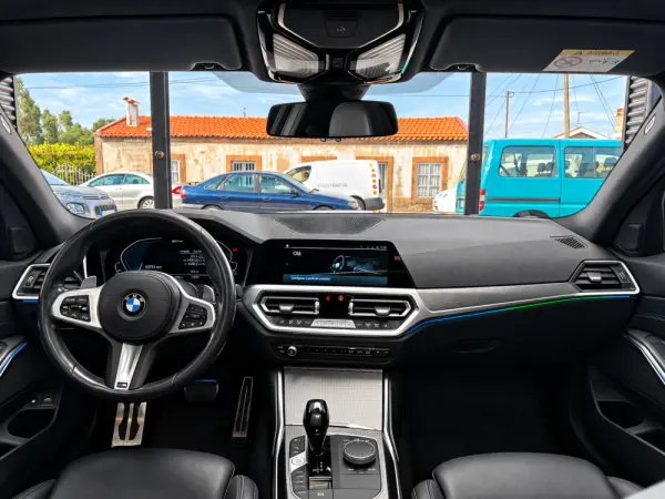 BMW 330 e iPerformance Pack M Shadow 15