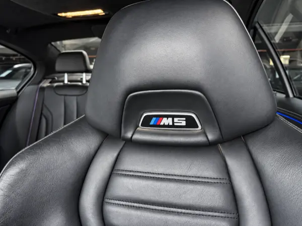BMW M5 Standard 16