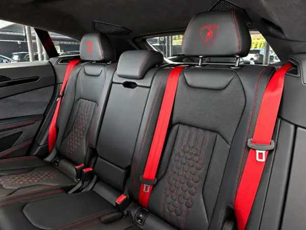 Lamborghini Urus 4.0 V8 SE 17