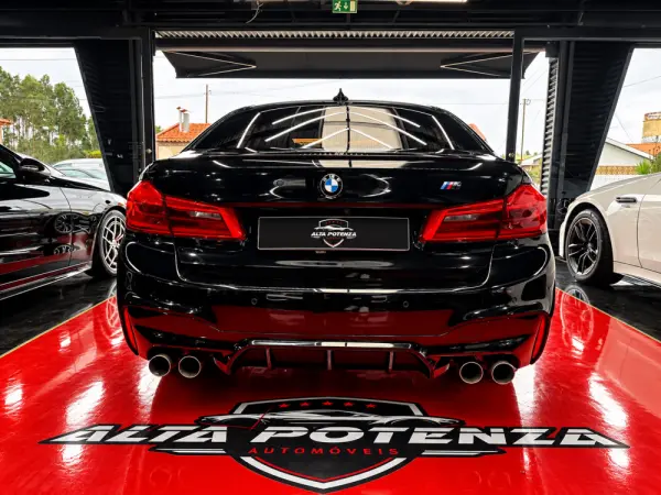 BMW M5 Standard 7