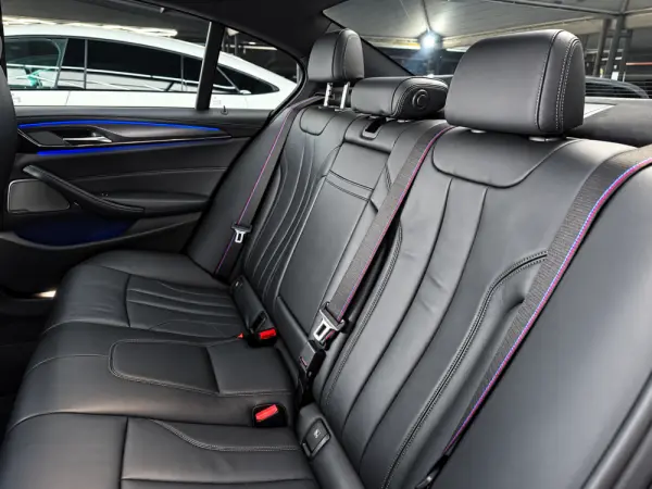 BMW M5 Standard 18