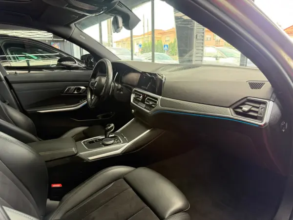 BMW 330 e iPerformance Pack M Shadow 22