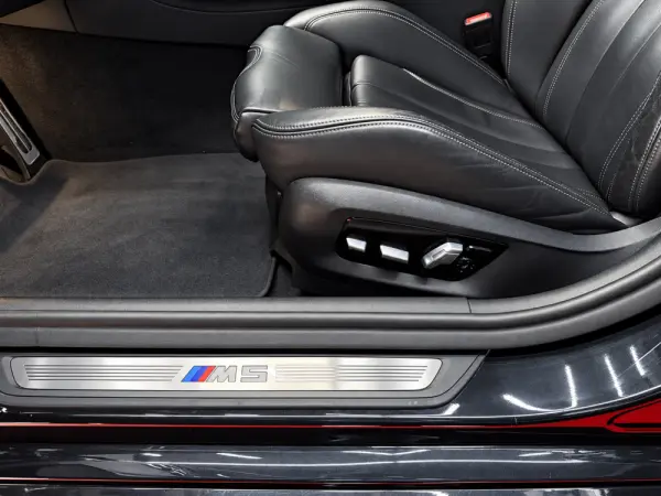 BMW M5 Standard 17