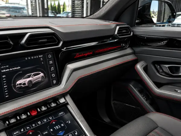 Lamborghini Urus 4.0 V8 SE 12