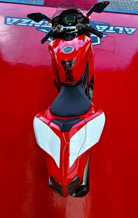Ducati 848 18