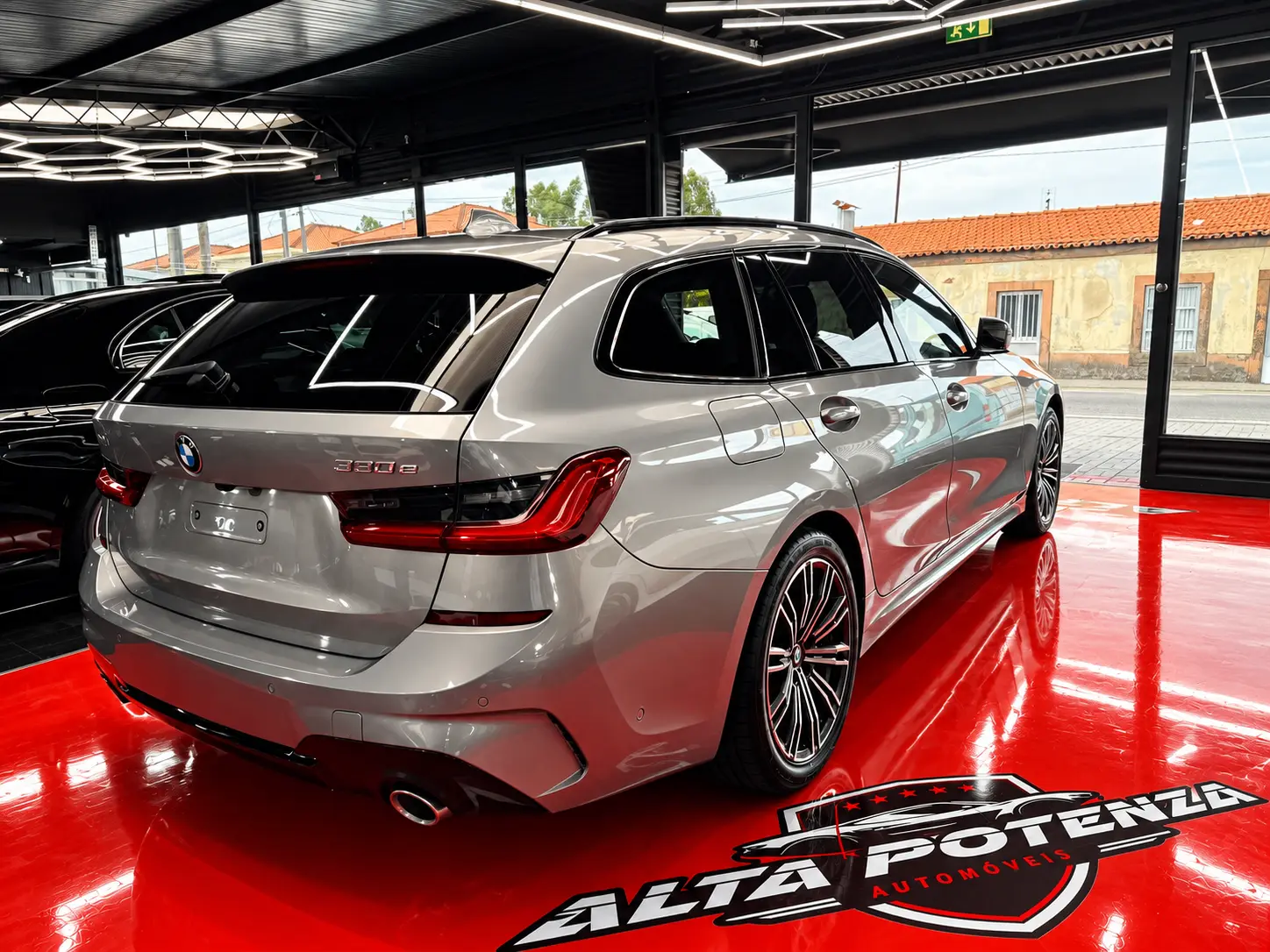 BMW 330 e iPerformance Pack M Shadow 7