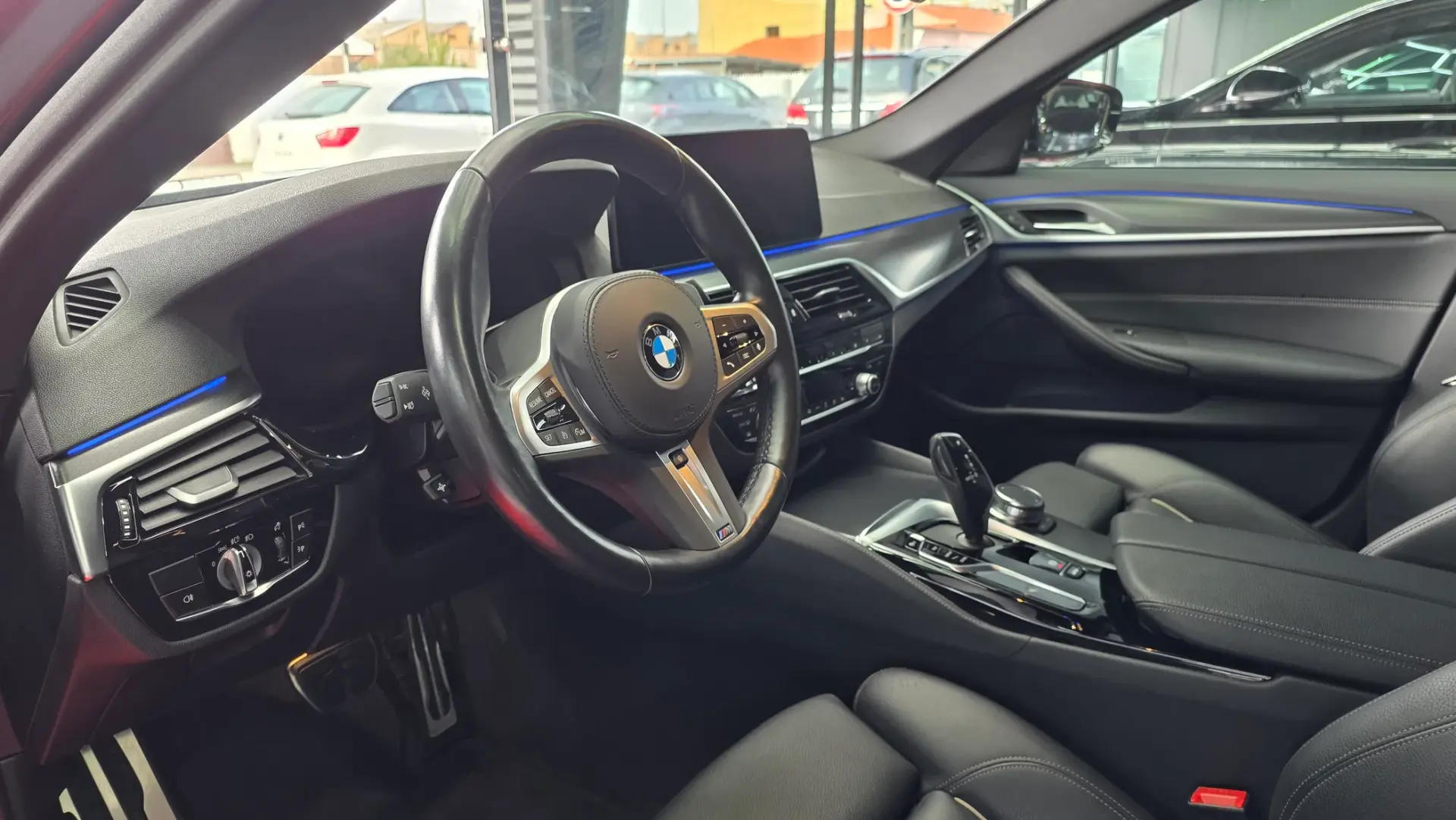 BMW 520 d Pack M Auto 11