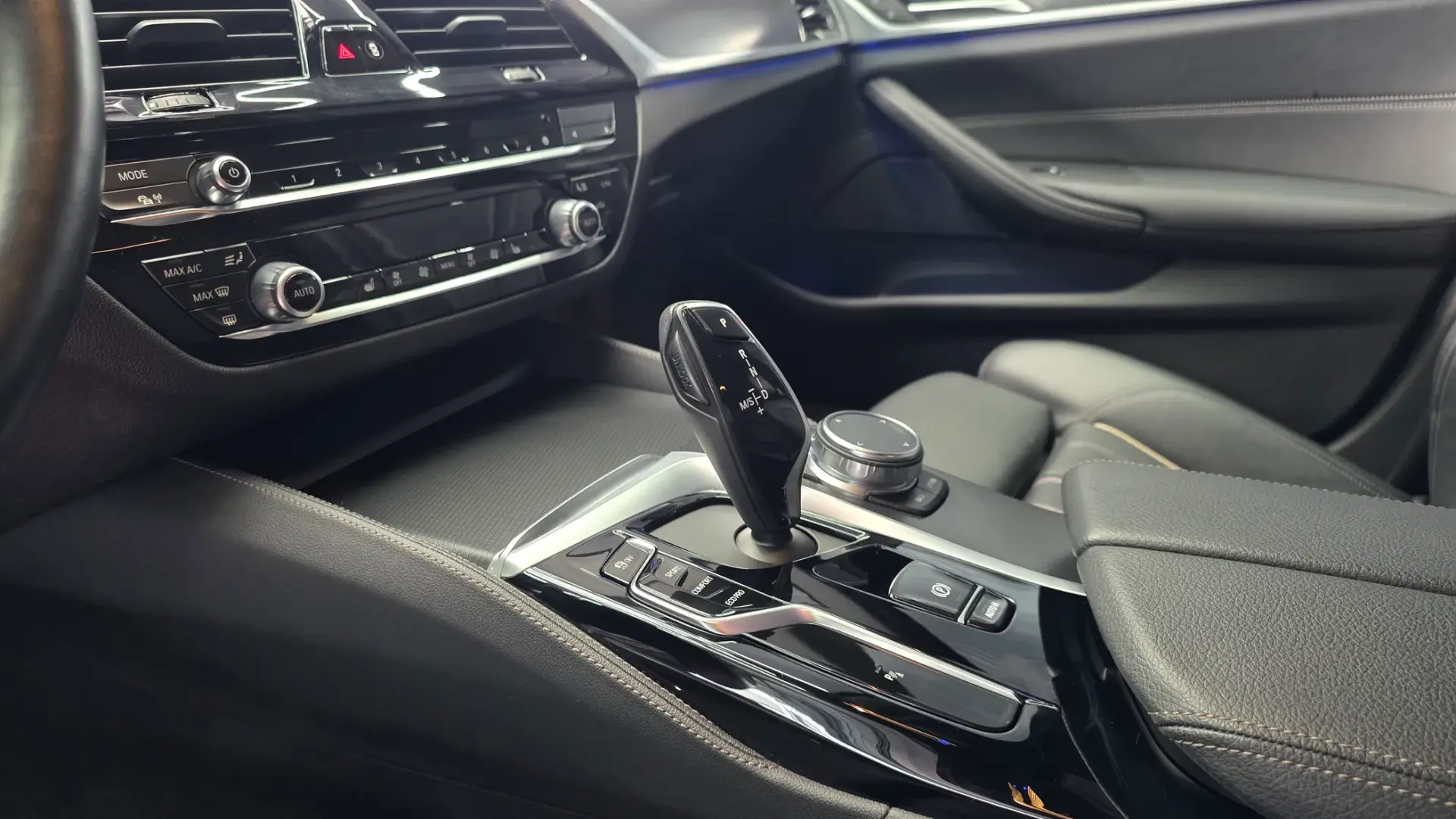 BMW 520 d Pack M Auto 12