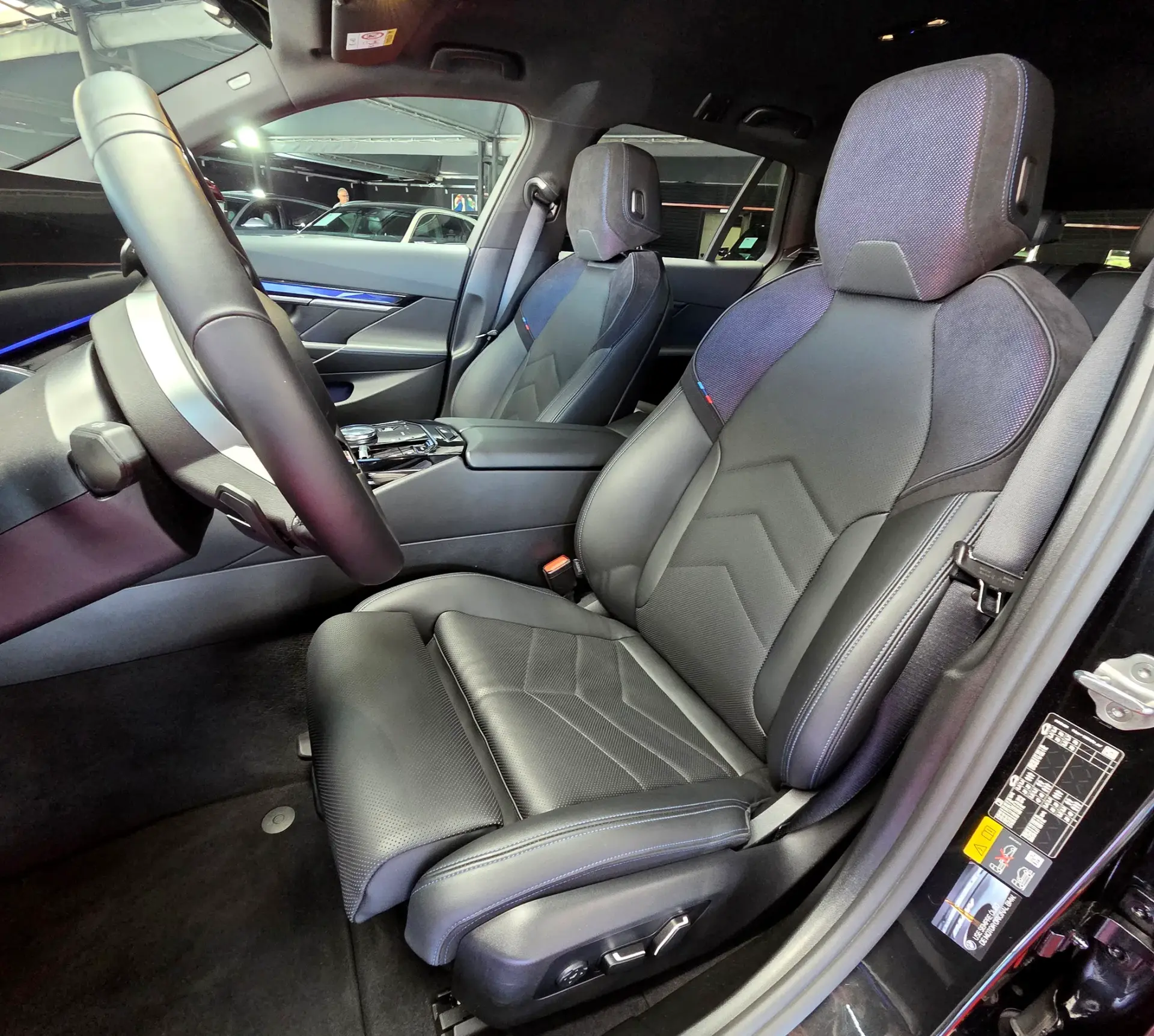 BMW 530 e Pack Desportivo M 14