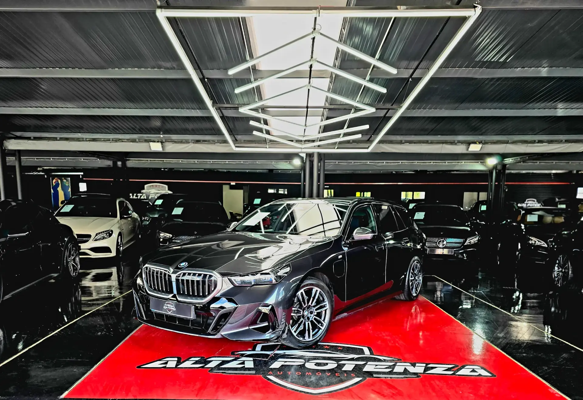 BMW 530 e Pack Desportivo M 1