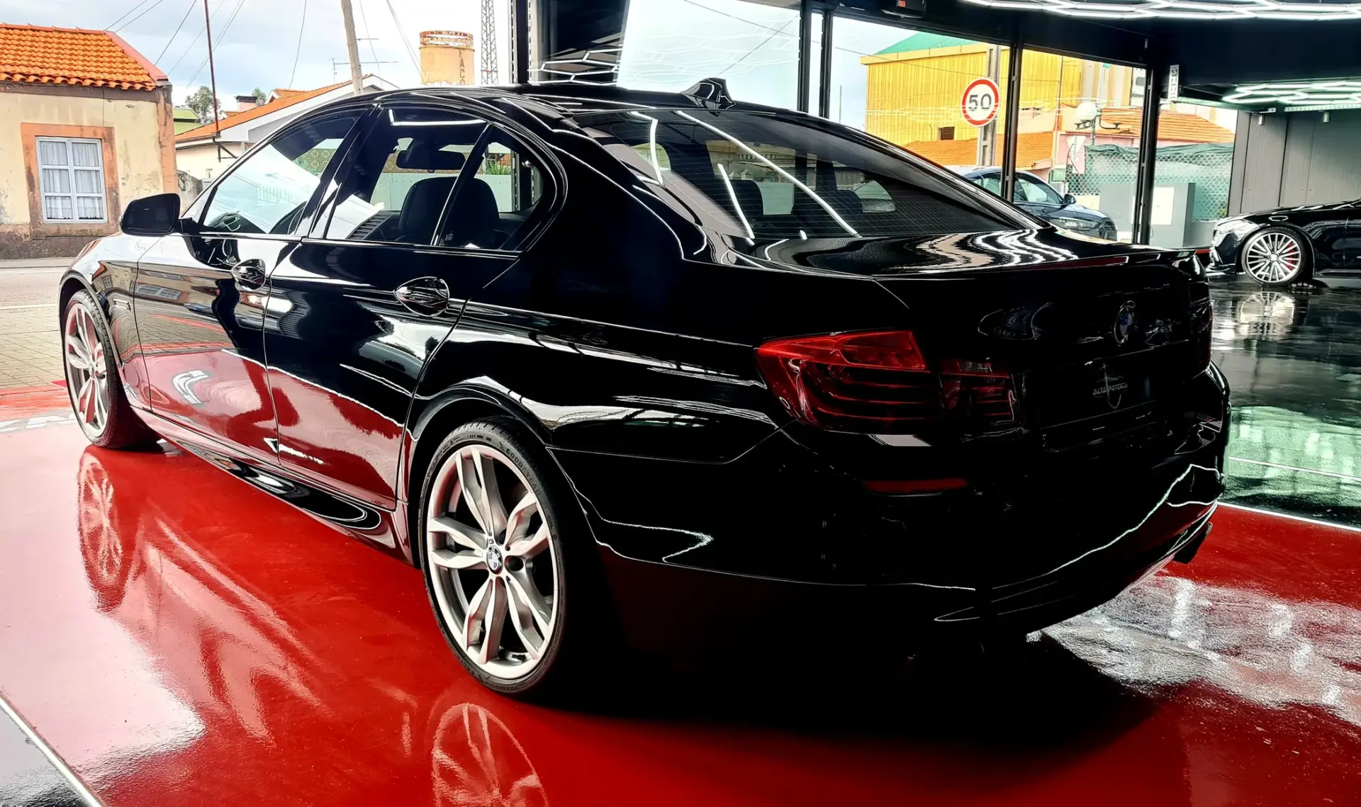BMW M550d xDrive Auto 4