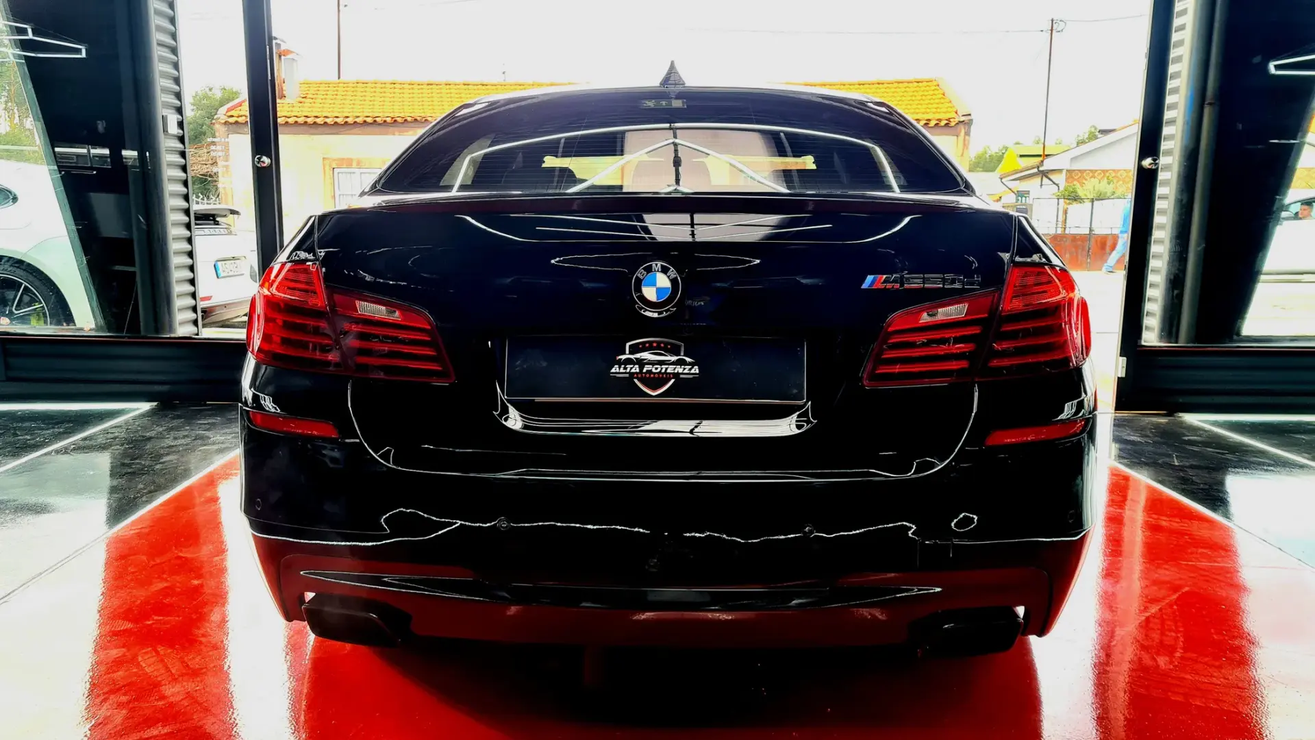 BMW M550d xDrive Auto 9