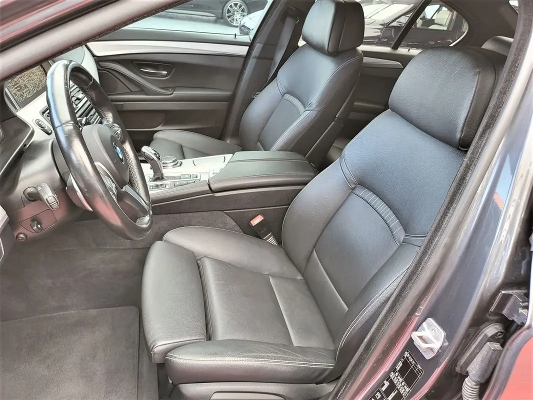 BMW M550d xDrive Auto 11