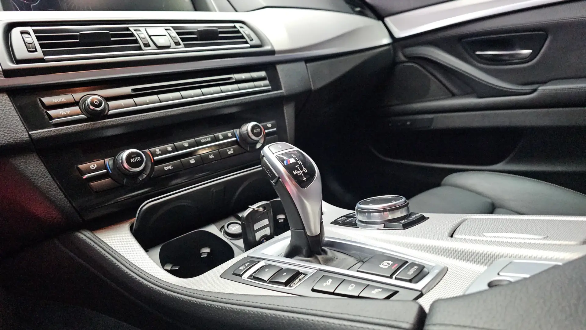 BMW M550d xDrive Auto 13