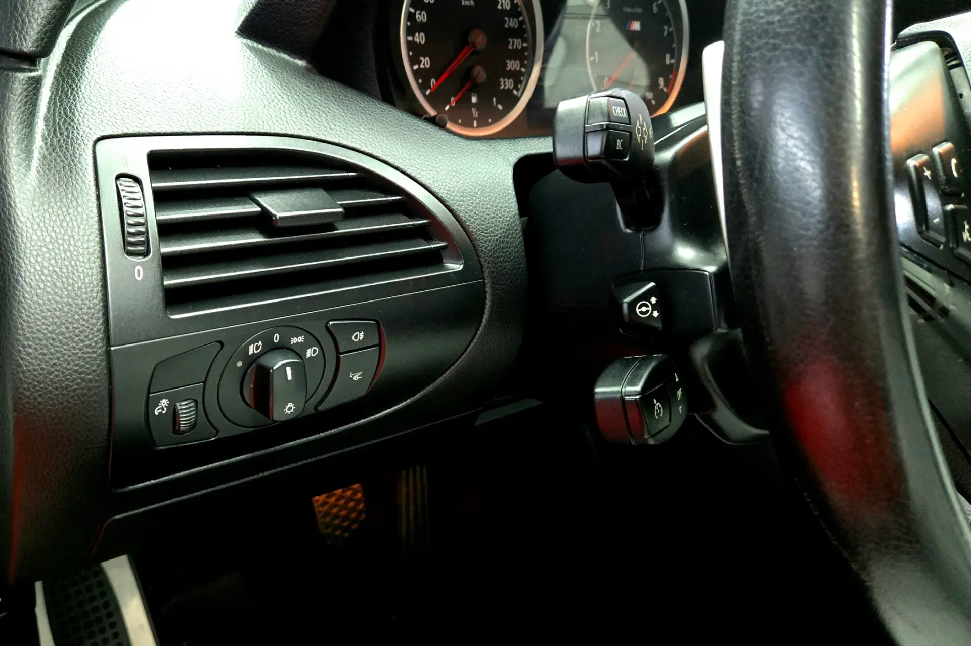 BMW M6 V10 28