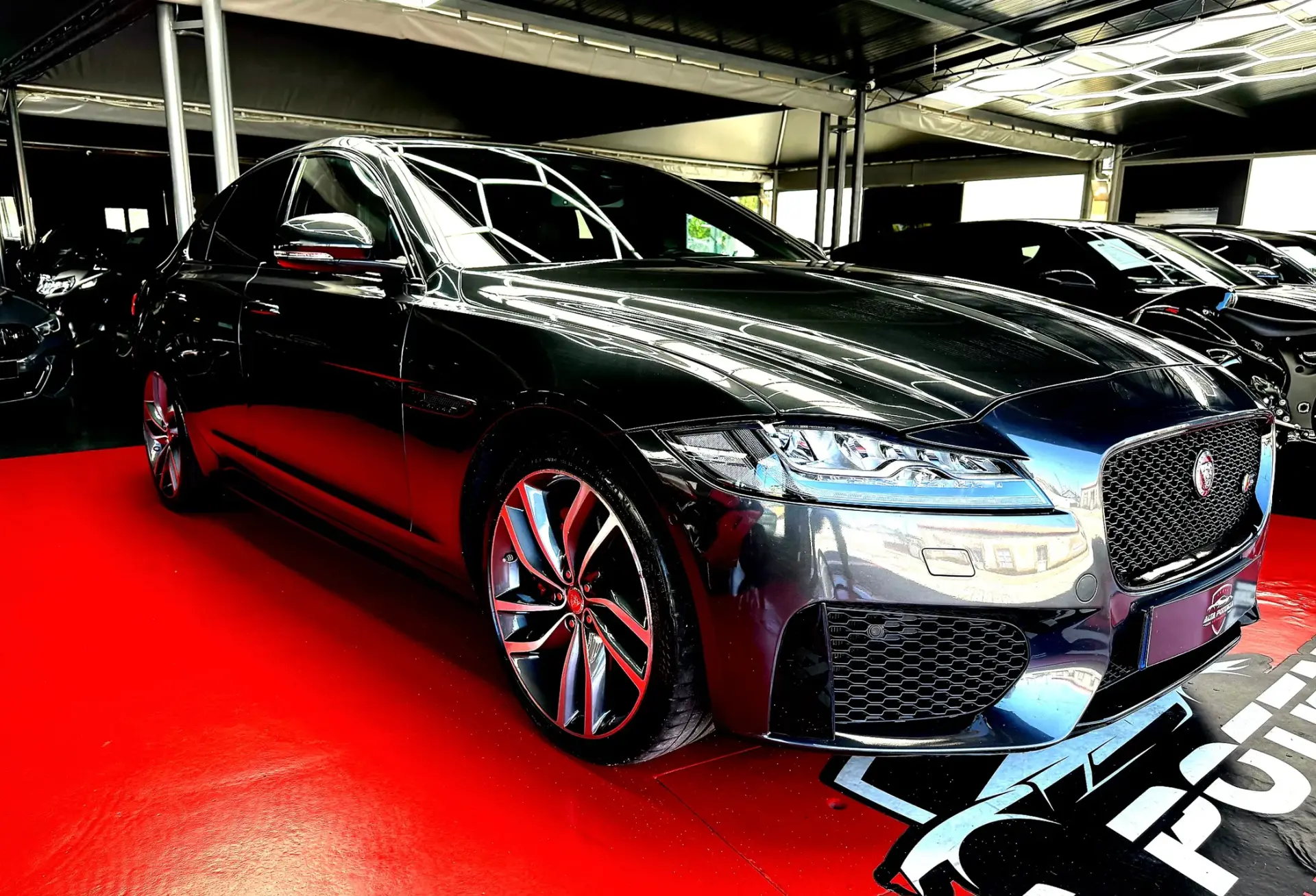 Jaguar XF 3.0 TDV6 300 Sport 3