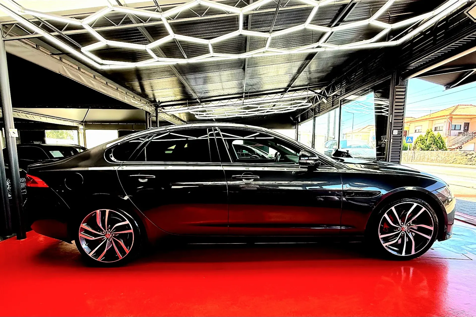 Jaguar XF 3.0 TDV6 300 Sport 4