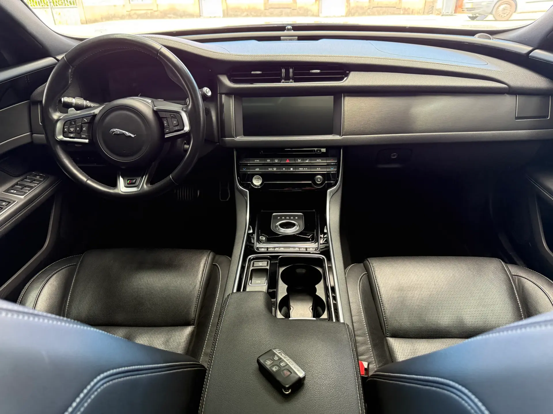 Jaguar XF 3.0 TDV6 300 Sport 18