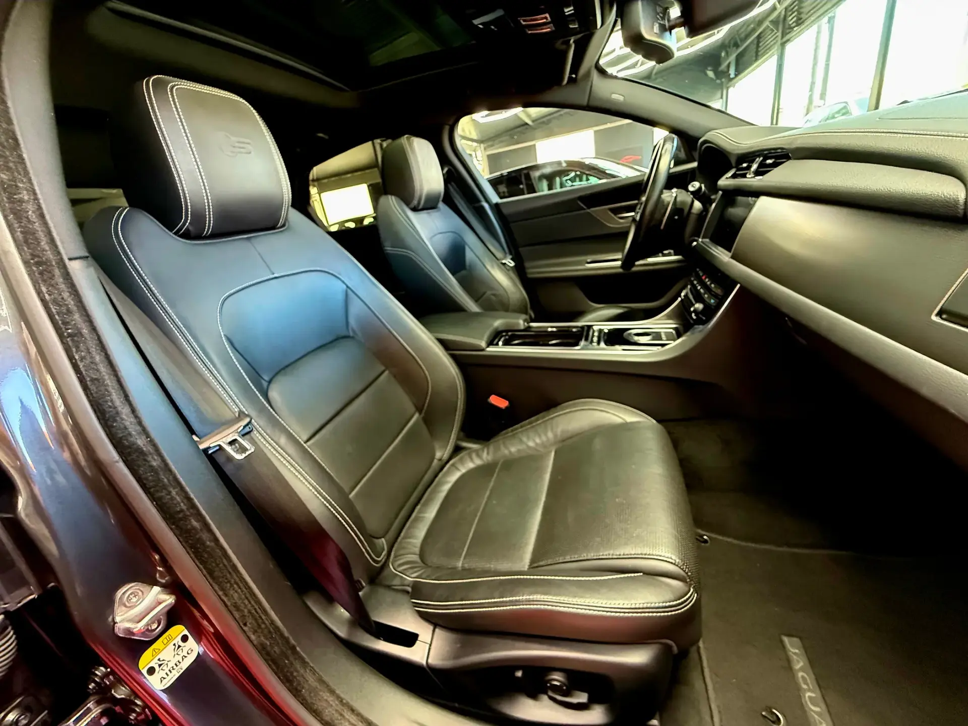 Jaguar XF 3.0 TDV6 300 Sport 20