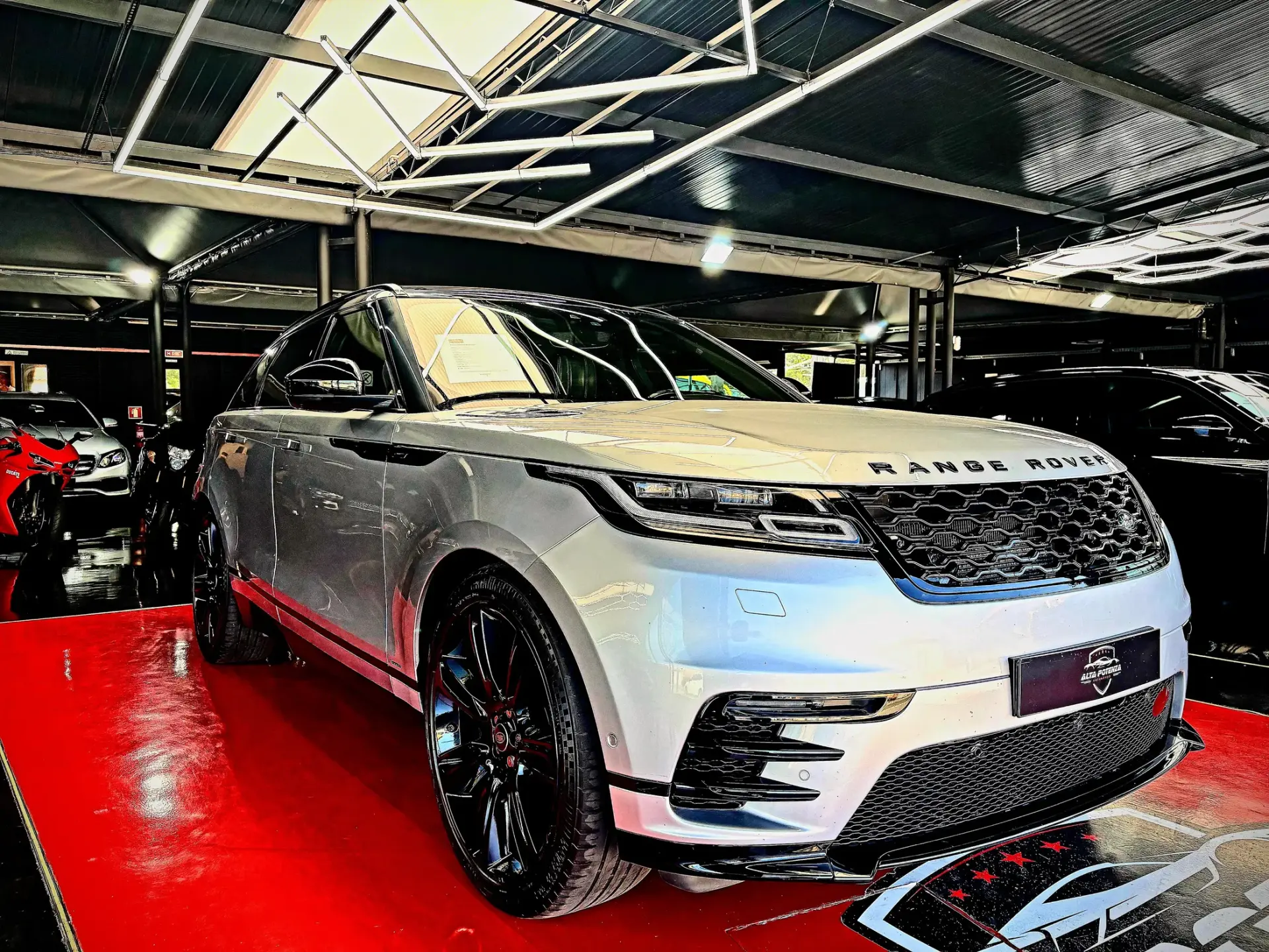 Land Rover Range Rover Velar 3.0 D R-Dynamic HSE 3