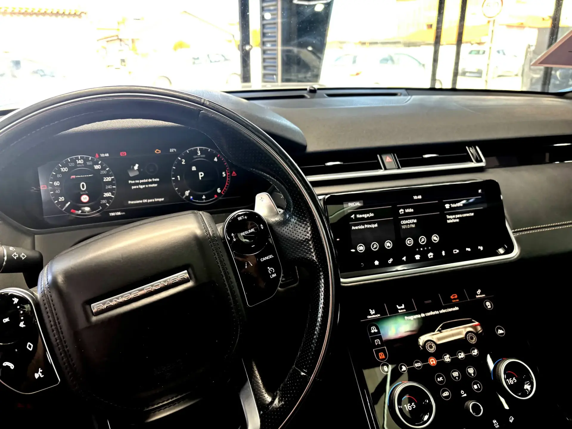 Land Rover Range Rover Velar 3.0 D R-Dynamic HSE 12