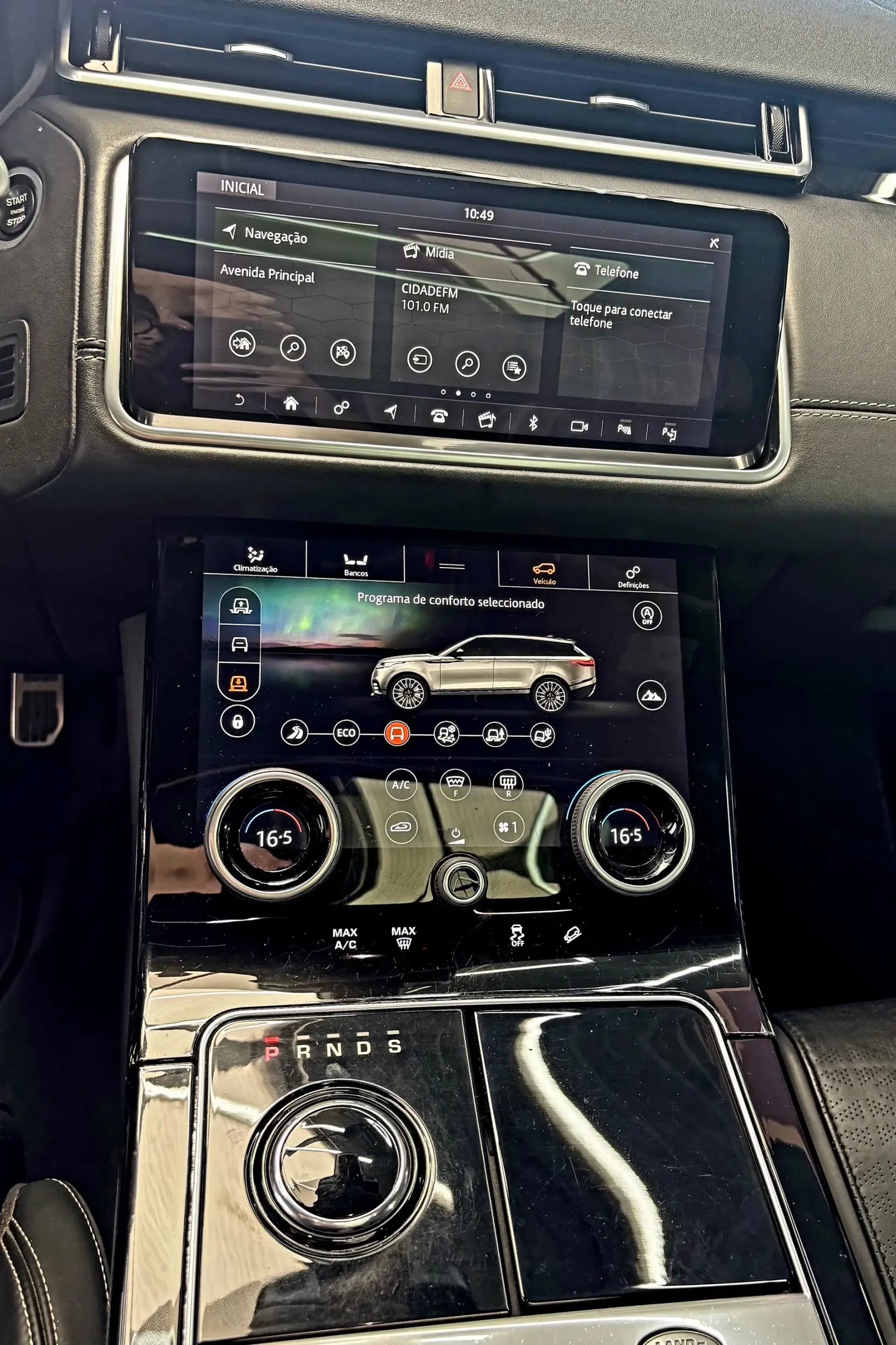 Land Rover Range Rover Velar 3.0 D R-Dynamic HSE 13