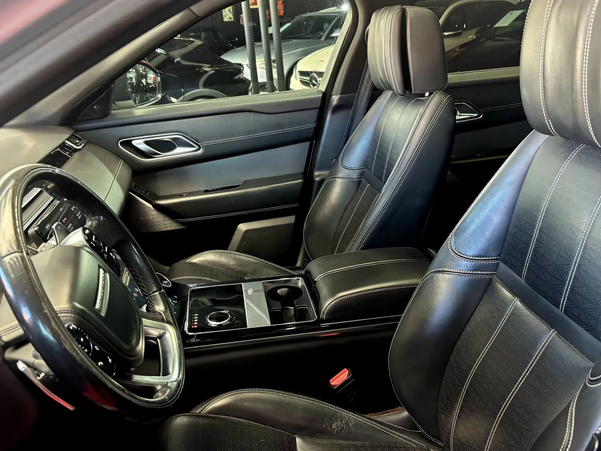 Land Rover Range Rover Velar 3.0 D R-Dynamic HSE 17