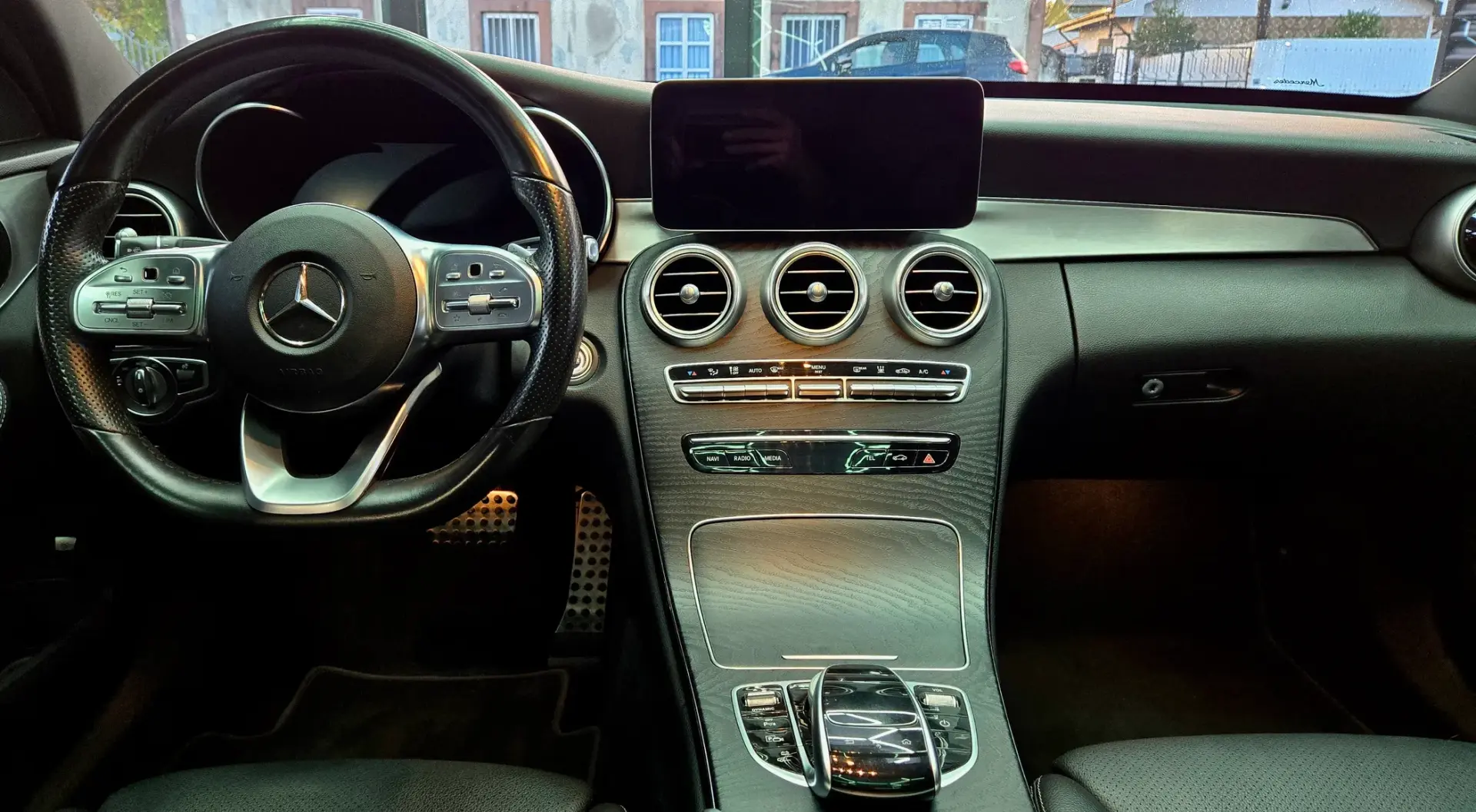 Mercedes-Benz C 300 de AMG Line 17