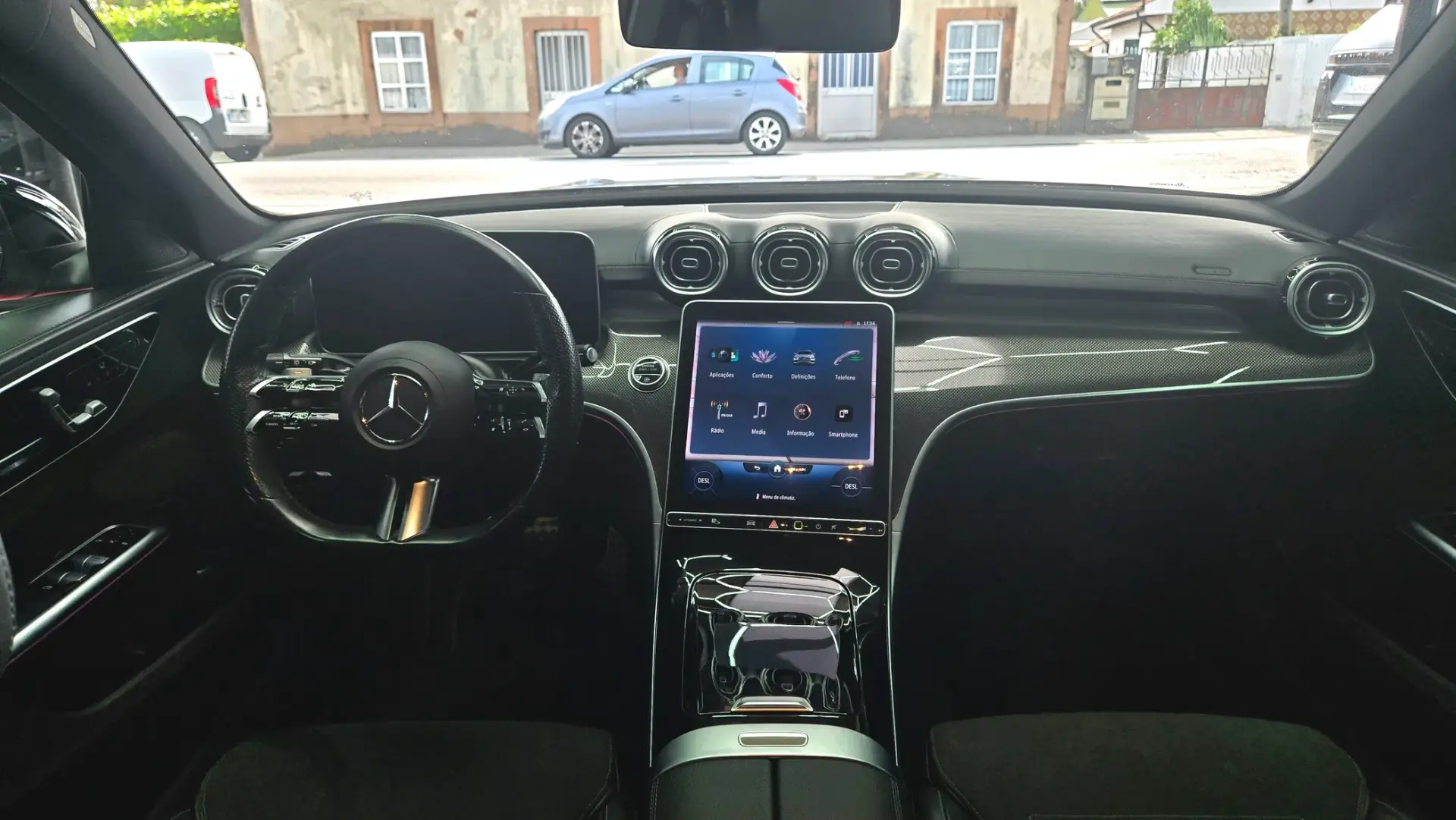 Mercedes-Benz C 300 d AMG Line 13