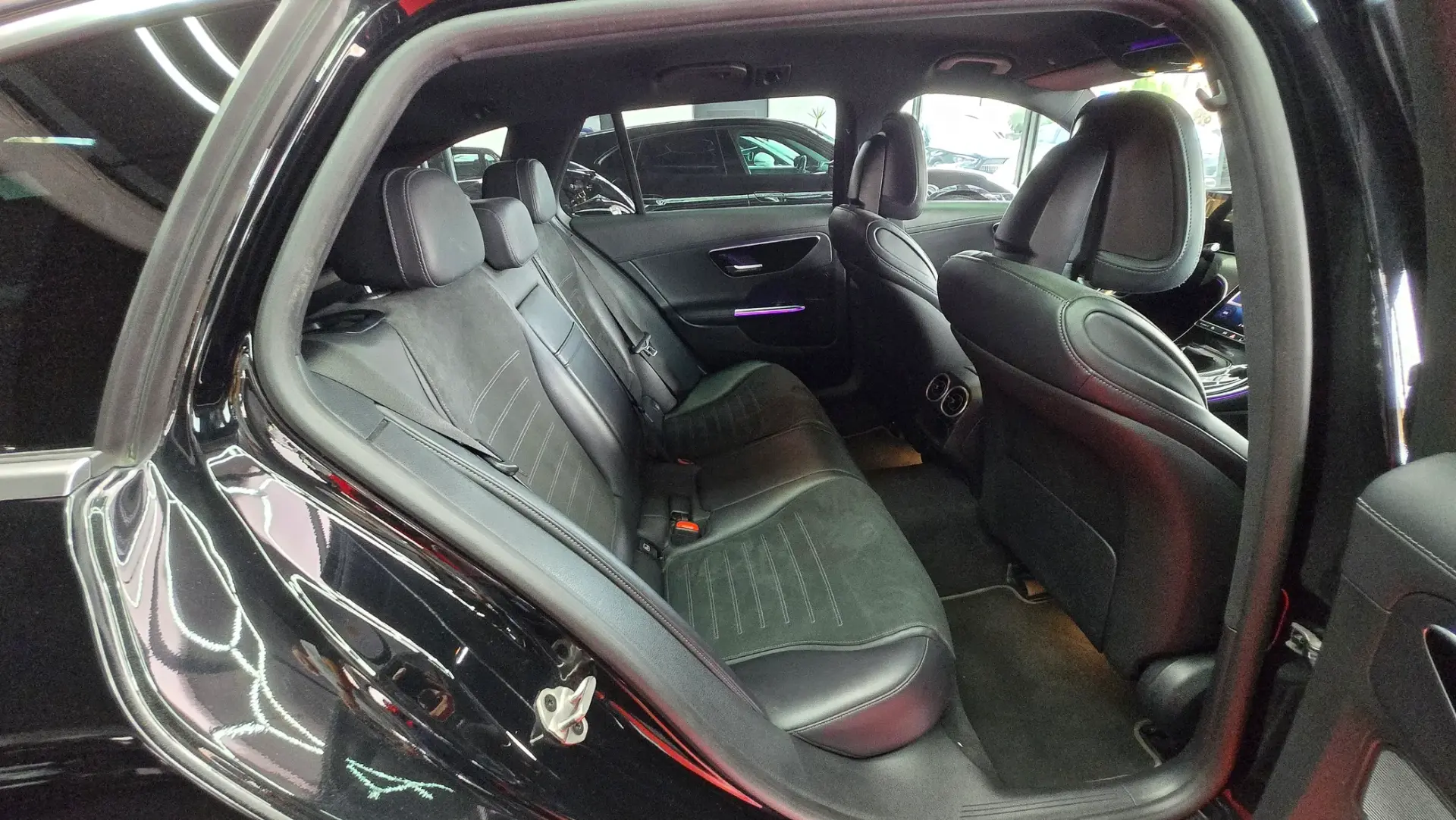 Mercedes-Benz C 300 d AMG Line 17