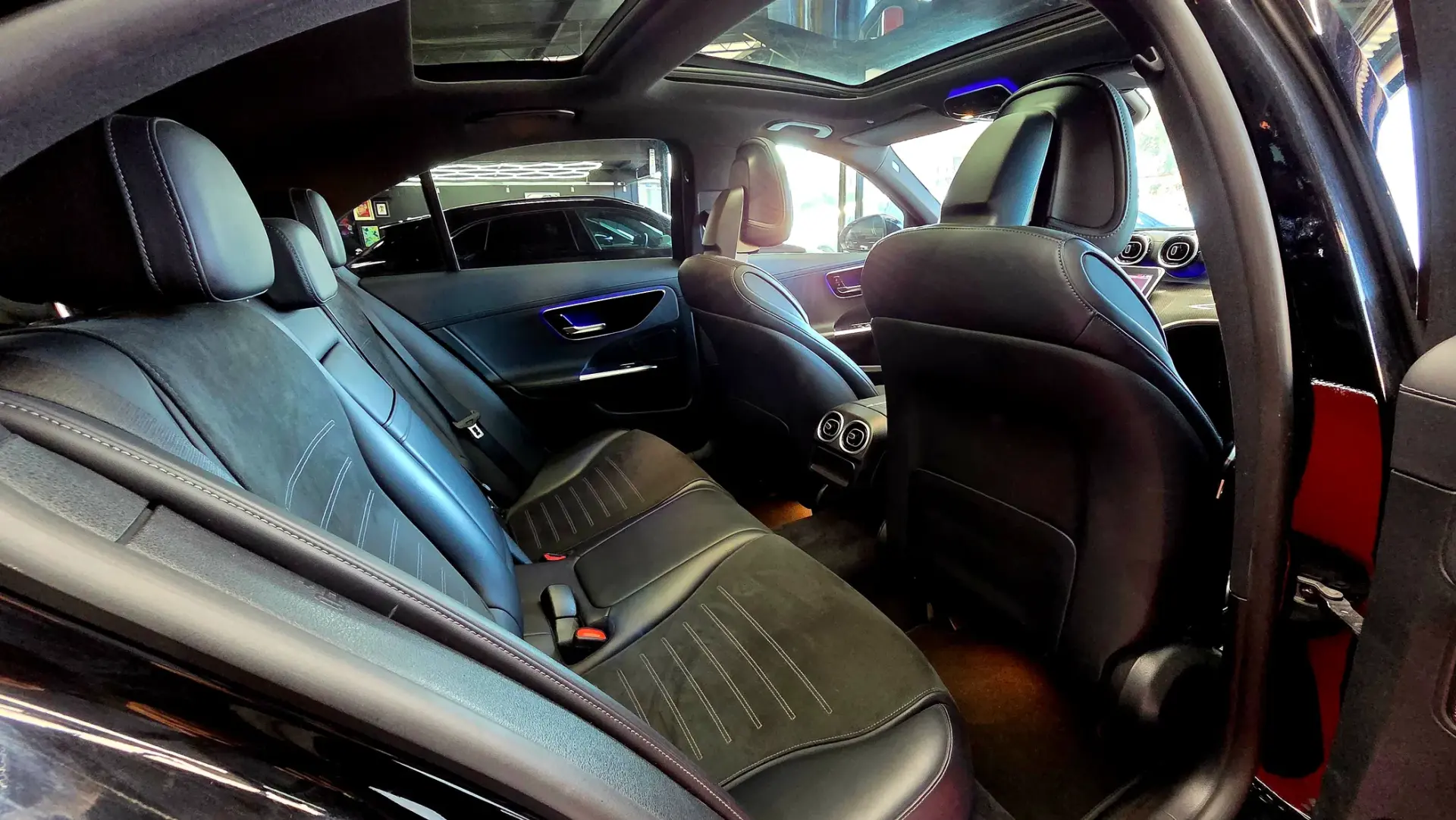 Mercedes-Benz C 300 d AMG Line 17