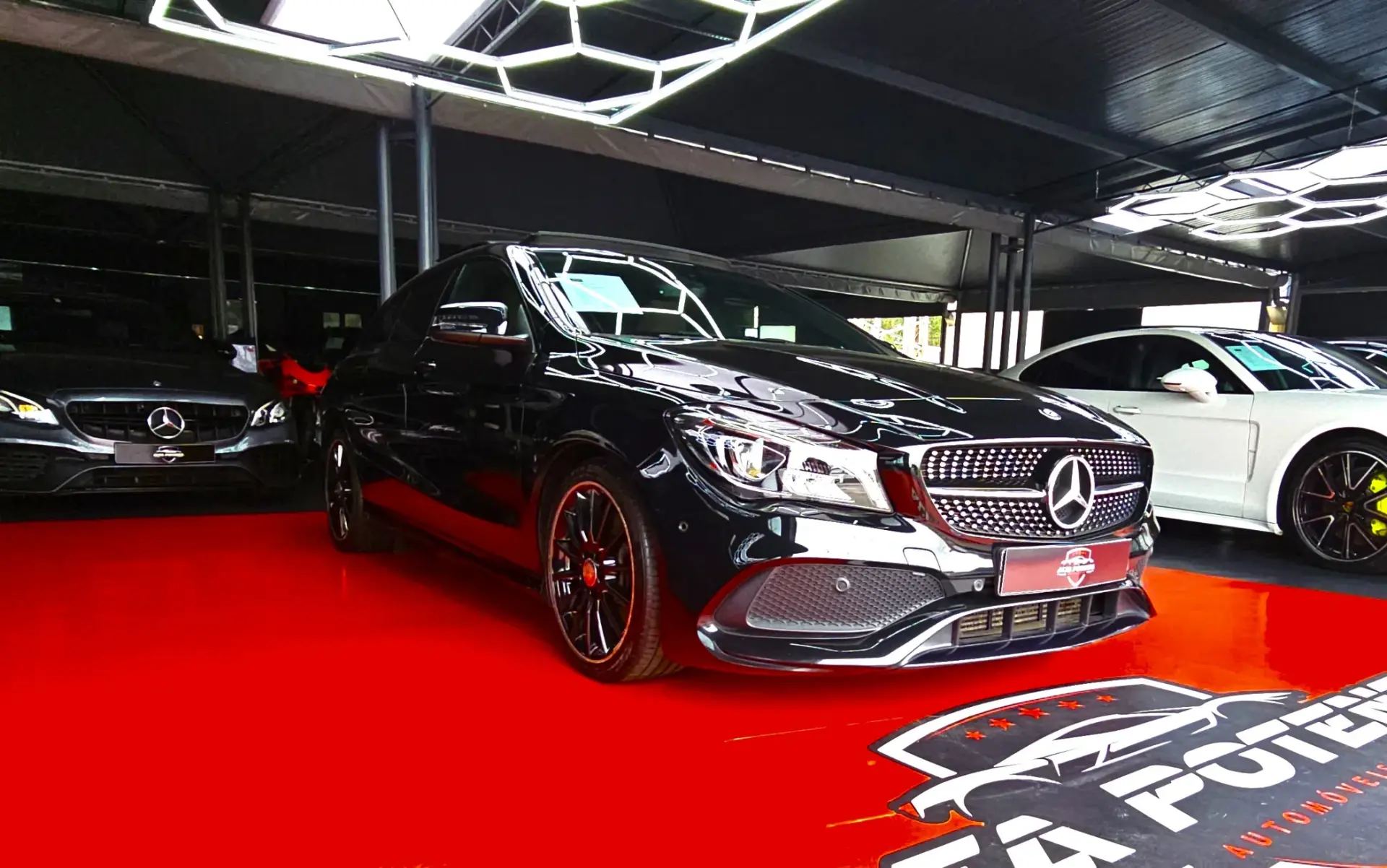 Mercedes-Benz CLA 220 d Shooting Brake AMG Line Aut. 3