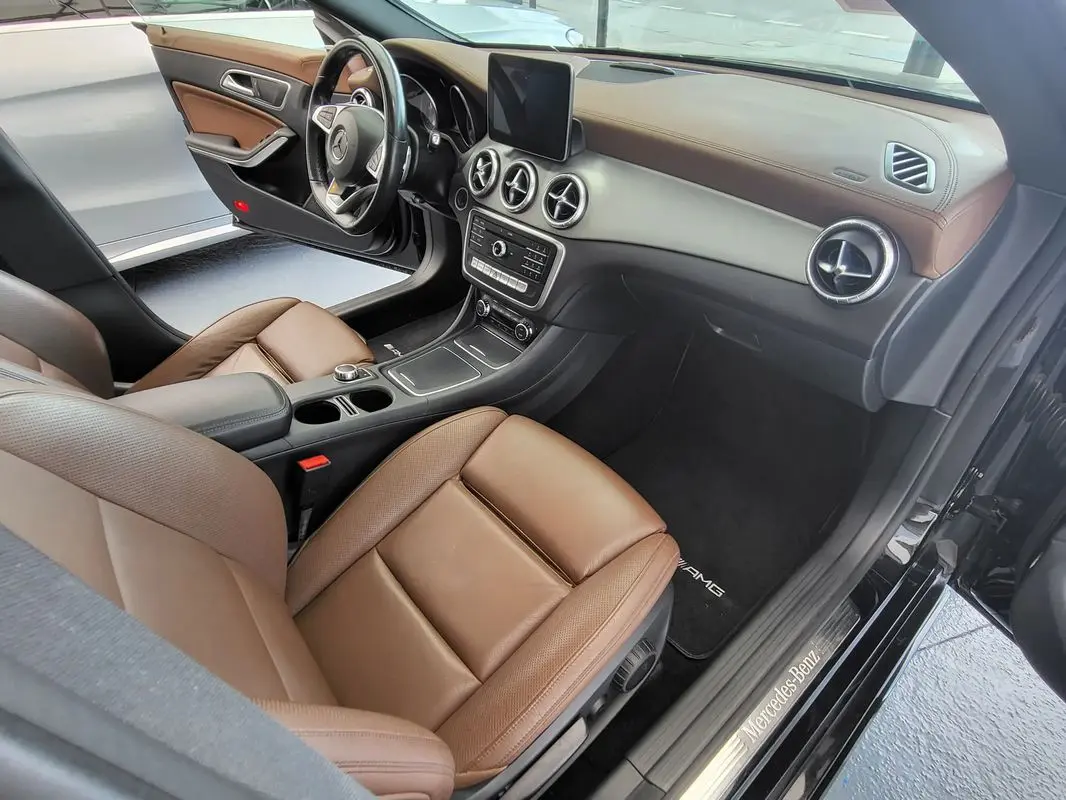 Mercedes-Benz CLA 220 d Shooting Brake AMG Line Aut. 19
