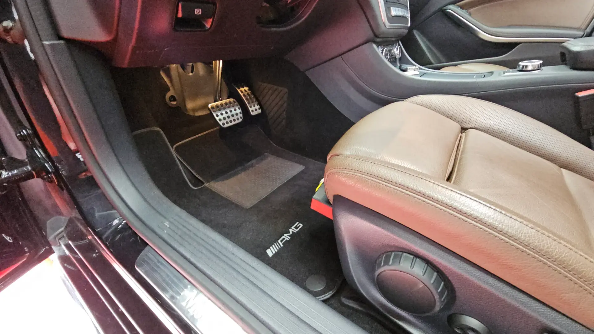 Mercedes-Benz CLA 220 d Shooting Brake AMG Line Aut. 27