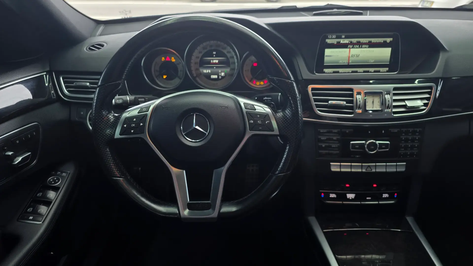 Mercedes-Benz E 300 Outro 18