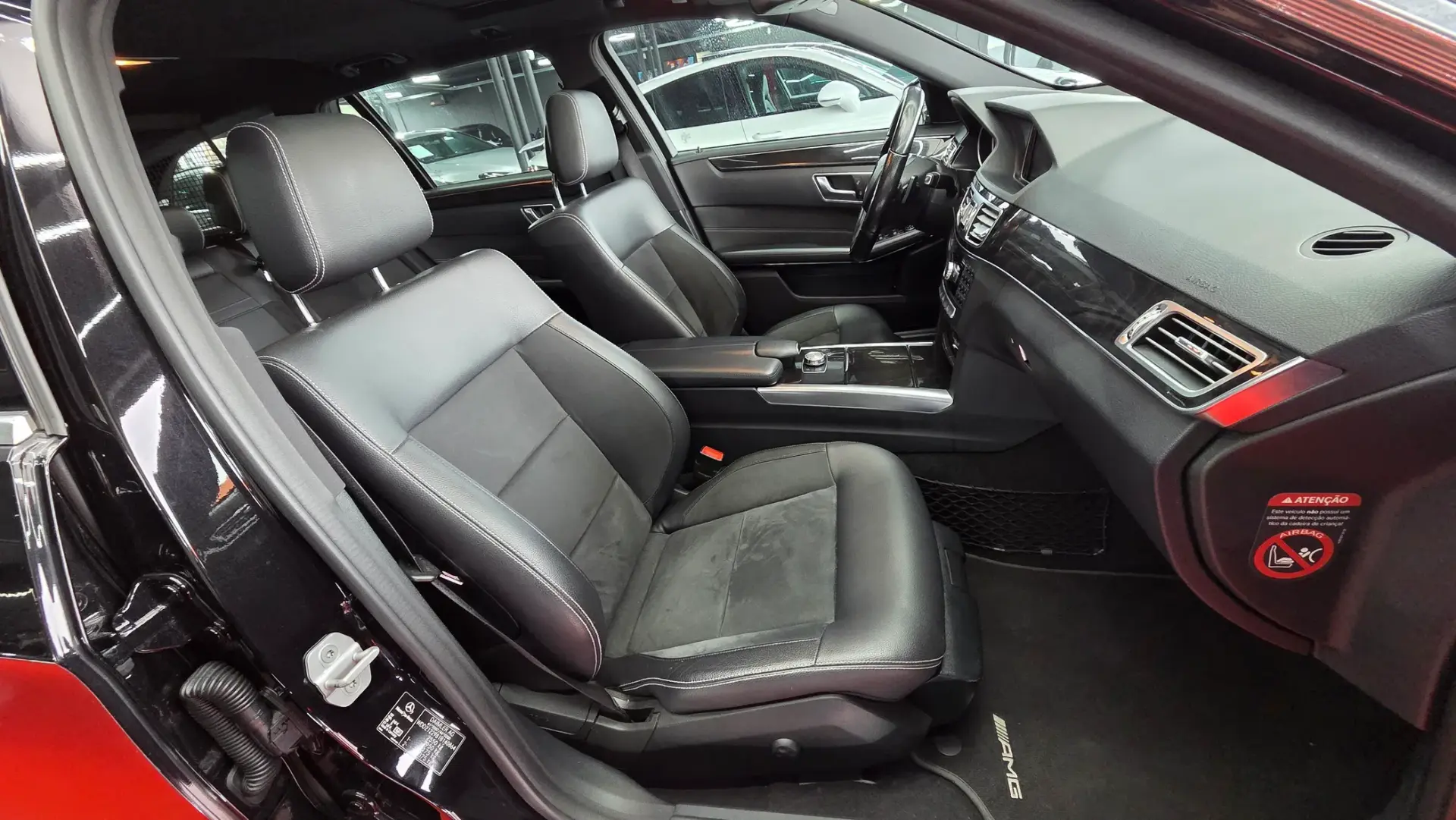 Mercedes-Benz E 300 Outro 21