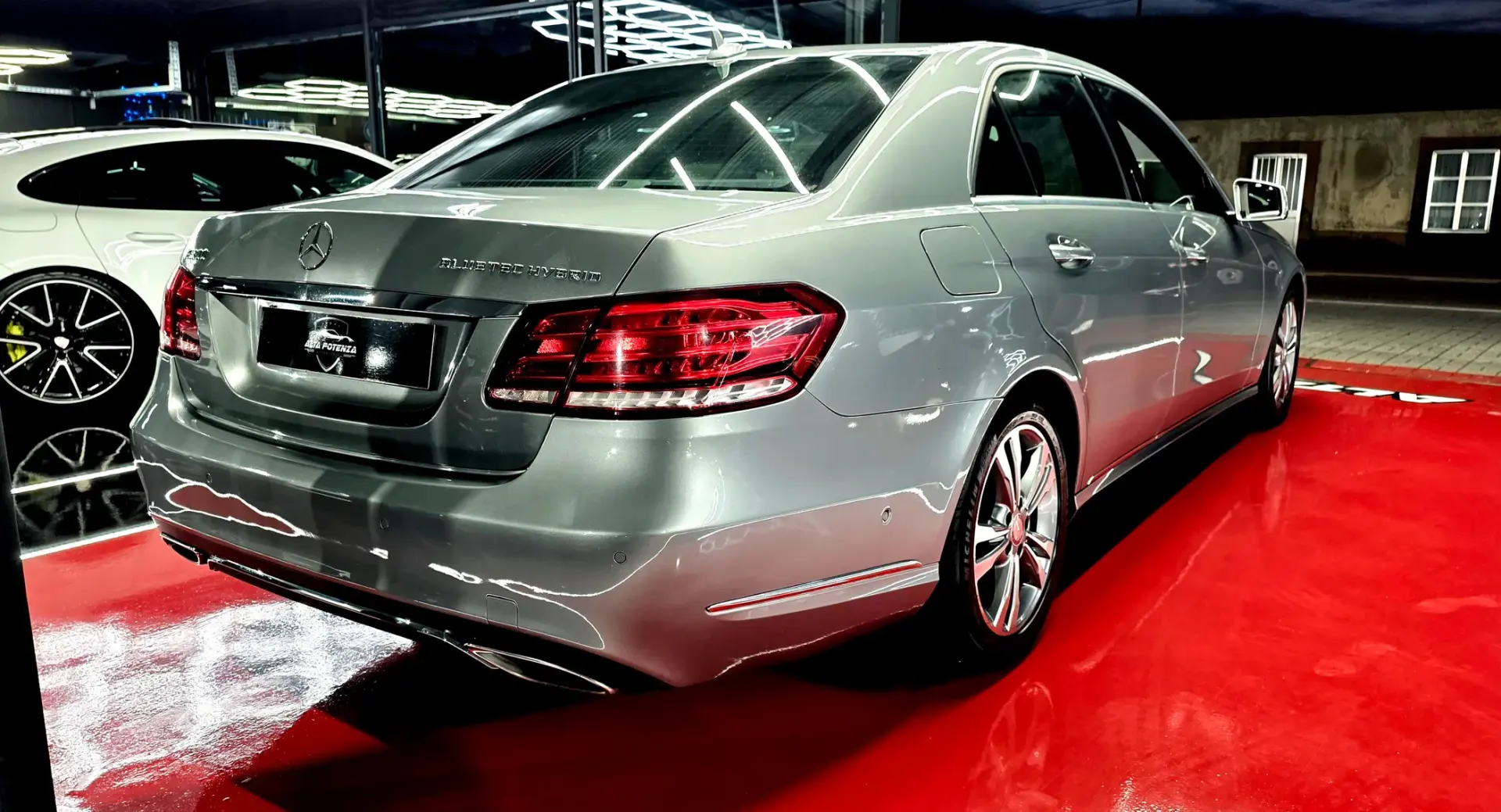 Mercedes-Benz E 300 BlueTEC Hybrid Avantgarde 107g 3