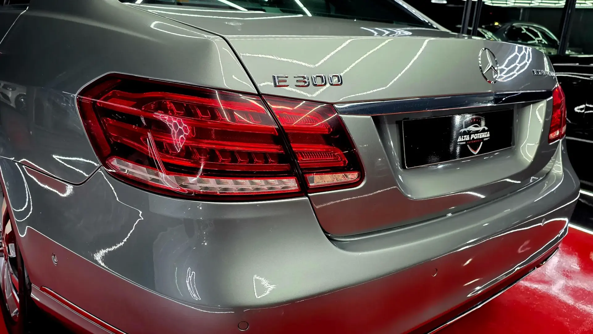 Mercedes-Benz E 300 BlueTEC Hybrid Avantgarde 107g 4